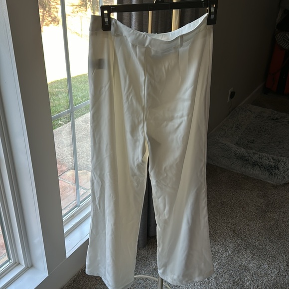 NWT SweatyRocks White Dress Pants size Medium - Picture 3 of 3